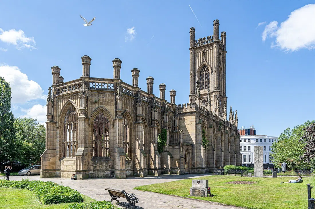 Chiesa di 'Bombed Out' St Luke, Liverpool